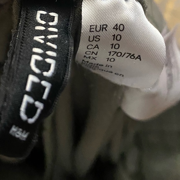 Women’s divided pants size 10 - Picture 5 of 6